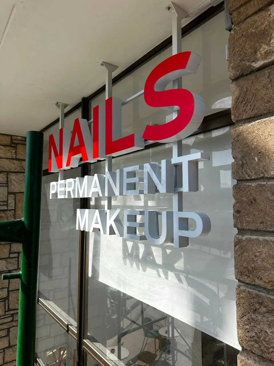 Nails & permanent make-up by Focus Signs